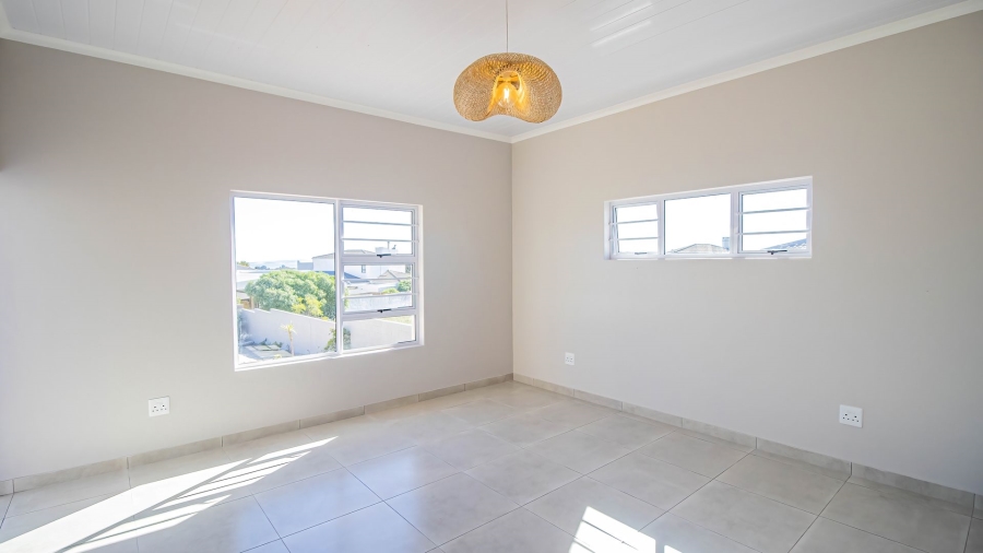4 Bedroom Property for Sale in Country Club Western Cape